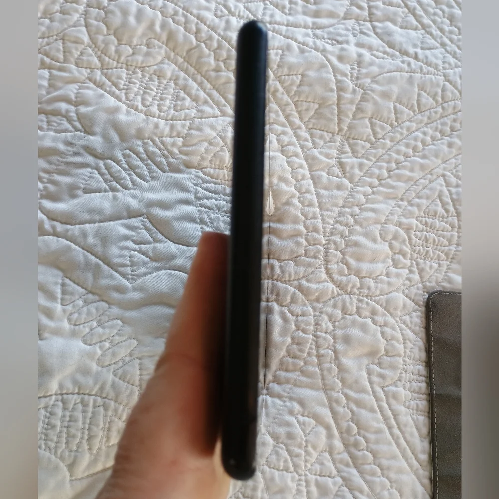 Amazon Fire HD 8 (7th Generation) tablet & Floral Case.
